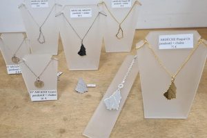 Notre gramme bijoux de l'ardèche chez Ardèche Or - Bijouterie Sertisseur sur Aubenas en Ardèche